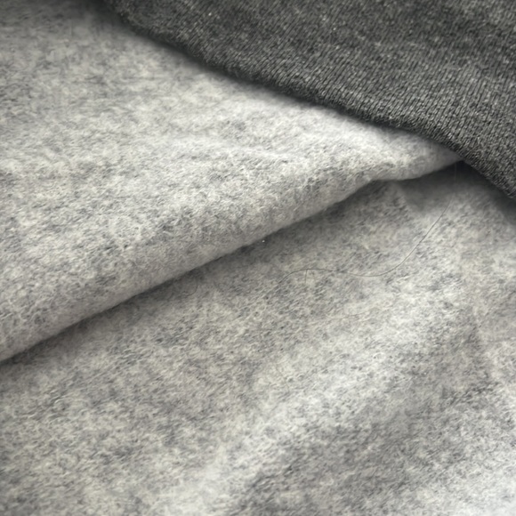 Harvard Sweatshirt size Medium in grey. - Picture 7 of 8